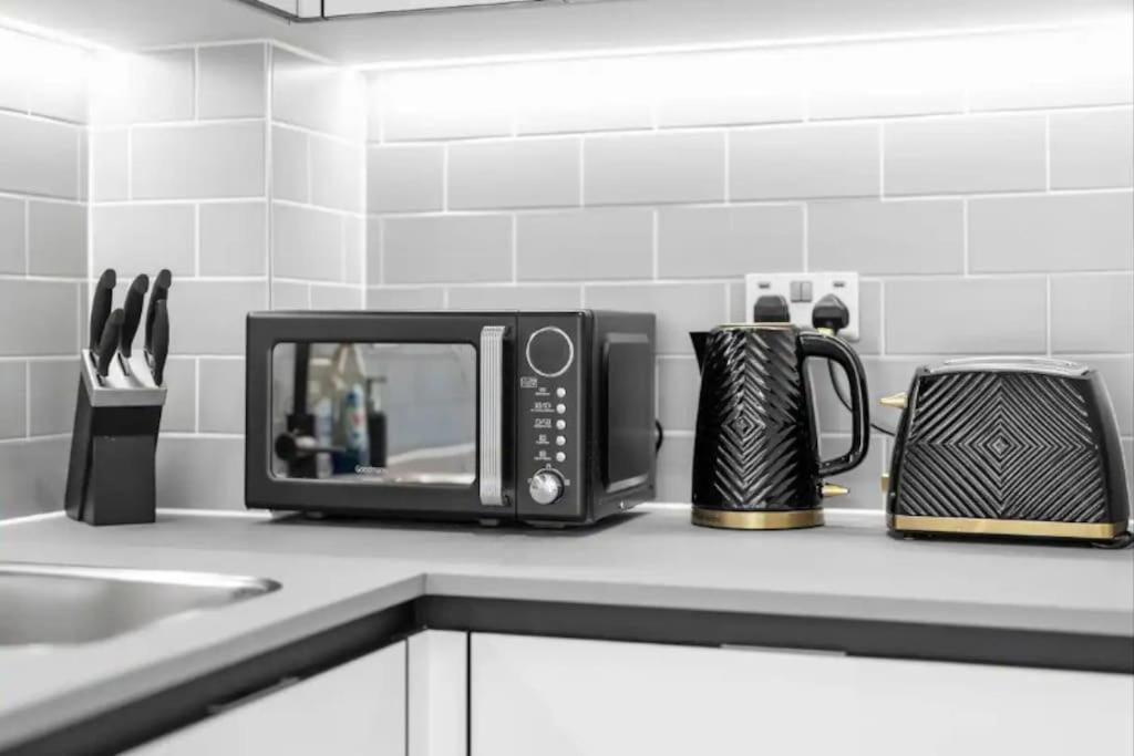 Deluxe 1 Bed In Colindale Wembley With Freewifitv Apartman London Kültér fotó